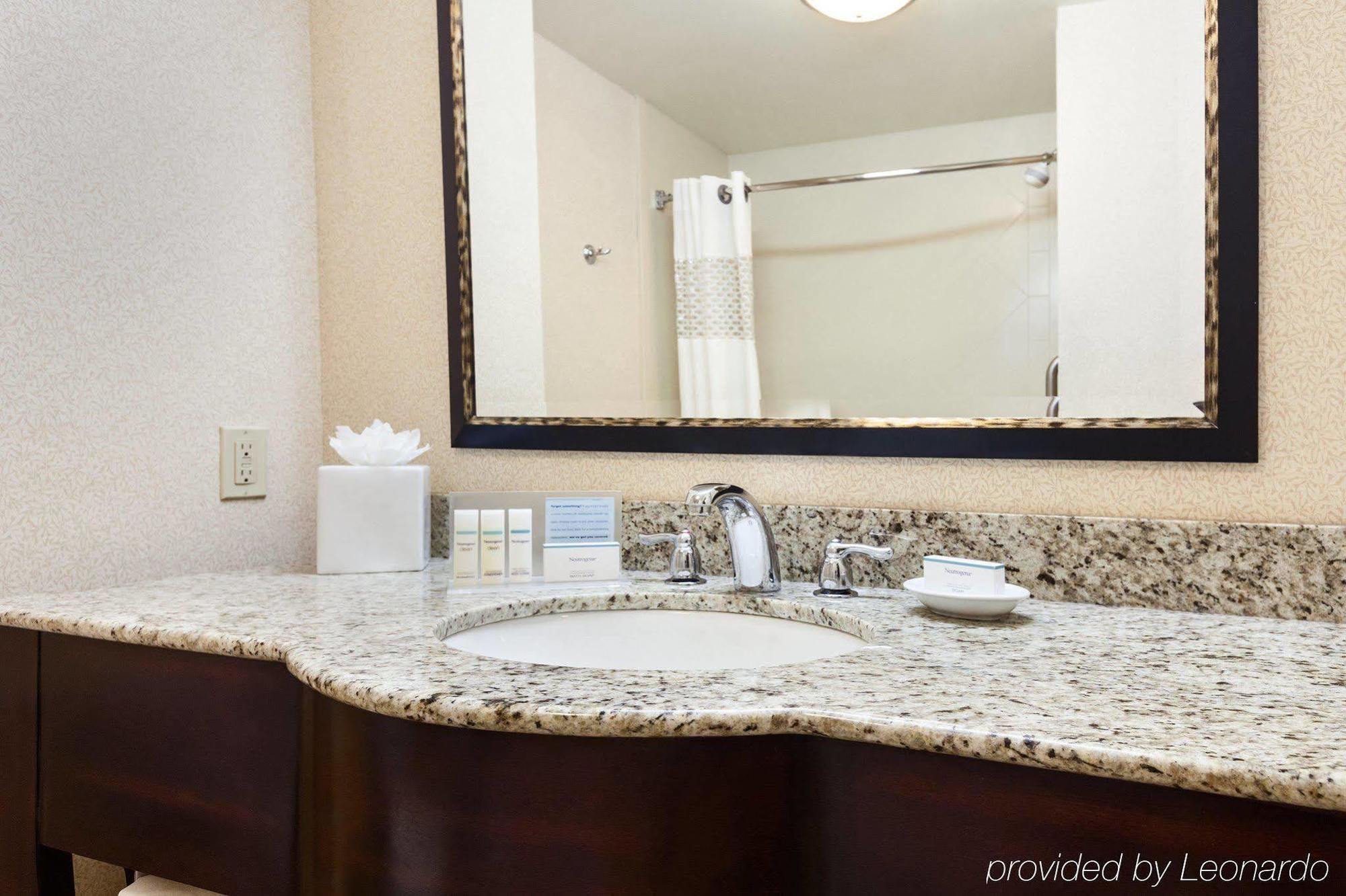 Hampton Angeles Orange County Hotel